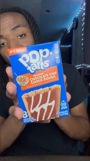 Pop Tarts Chocolate Chip Cookie Dough🍪 #poptarts #cookiedough #chocolatechipcookie #foodreview