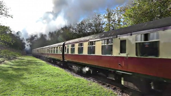 Sir Nigel Gresley at Freshfield Lane (2024) | LNER A4 Pacific No. 60007 | Bluebell Railway