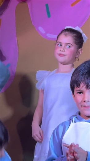 Em uma caneca ☕️ 💃 Podem falar, a fruta não cai mesmo longe do pé né ? Minha Princesa é muito expressiva 🥹❤️ #viral #tiktok #explorar #maeefilha #foryou