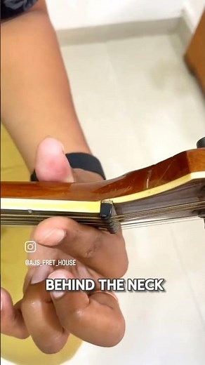 How to Hold a Barre Chord Perfectly | Beginner Guitar Lesson #shorts