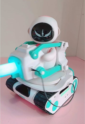 Explore Eilik's Panxer Vehicle: A Fun Robot Adventure