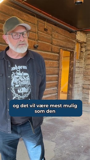 Bli med inn i lokalene. | GD