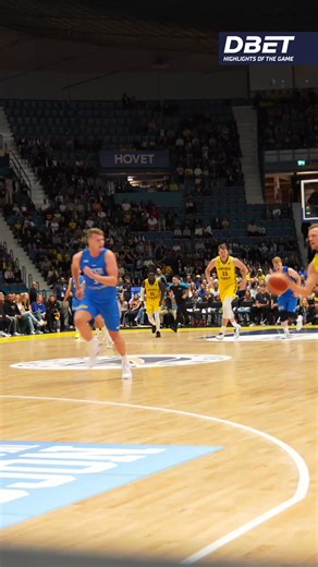 Getting out on the break! ⚡️ 🎥 Sweden Basketball’s in-game highlights is presented by DBET. 📺 Watch live on SVT & SVT Play. #SwedenBasketball | #EuroBasket | Basketlandslagen