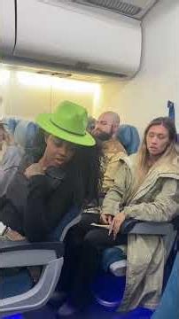 She warned her and taught the rude passenger a lesson!😬🤐👋🏻👀