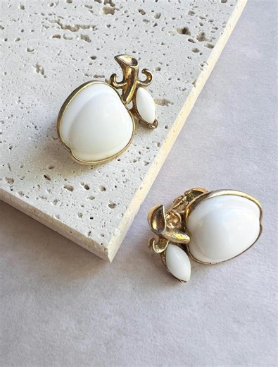 CROWN TRIFARI Vintage White Apple Clip-on Earrings by Alfred Philippe, 1950s - Etsy