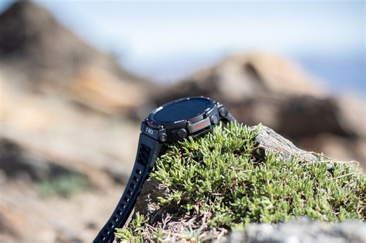 Este es uno de los relojes inteligentes más recomendables si practicas deportes extremos: súper resistente y muy completo