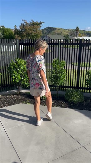 Kick Ball Change line dance step tuition #bootscootin #linedancetutorial