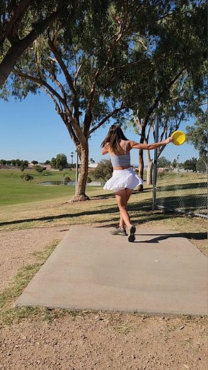 Teepad ⛳️ Tuesday from beautiful Emerald Park DGC...Center cut fairway baby 🥏😎🌳 Have a beautiful Tuesday and don't sweat the small stuff 😉! #discgolf #golf #kkapproved | Kristina Kendrick