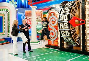 "ESPN's Beth Mowins, come on down!" Watch Beth make her cameo on "The Price Is Right" to call play-by-play for the star of the showcase showdown, the Wheel - the first time in show history. More: es.pn/2rbIGPU "College Rivals" episode airs Wednesday, Nov. 27 (check your local listings). [Video courtesy of Fremantle] | ESPN PR | Facebook