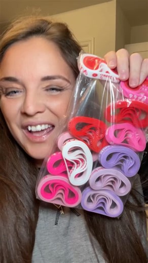Coffee with Crystal Approved on Instagram: "✔️ CWC Approved 💗 64 silicone bracelets 🎒 Great for classrooms & parties 🍬 Candy-free win 🔗 https://liketk.it/5Pvmh #CWCApproved #CoffeeWithCrystal #MomLife #ValentinesFinds #KidsFavorites"