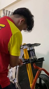 324K views · 5.2K reactions | Installing Ohlins front fork and MotoGP carbon discs #Motogp #Suzuki #discbrake #limitless #limitlessspeedup | Limitless Speed Up | Facebook