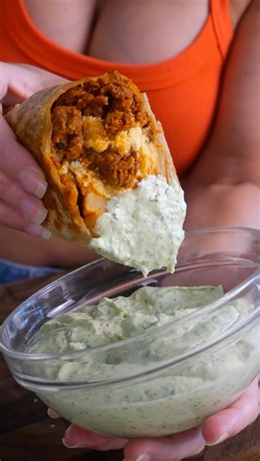 Lindsay Moser on Instagram: "Breastfeeding Craving (+ HUGE pregnancy craving): BURRITOS (continued 😩🤌🏻). I’ve been wanting to make a good breakfast burrito for a while now. You requested chorizo, egg and cheese and HOW DID YOU KNOW I NEEDED THAT?! 🙂‍↕️ Such a great combo, but will say, I’d do American cheese and switch out the fries for either a different type of potato (an actually fried potato? 😅), and feel like it’d be really good with something pickled in there too. Didn’t bake this one