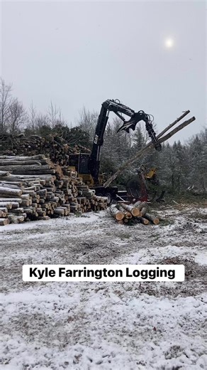 A snowy Saturday morning stack. ❄️🌨️ #maine #logging #slasher #cat559 | Kyle Farrington Logging