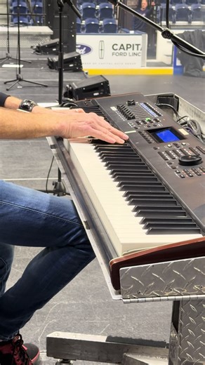 Soundchecking the Buttery Keys on 'I Want To Know What Love Is'