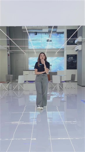 Contact Hia for our current Special Raya Offers☎️ Your Raya wouldn’t be complete without a new luxury yet affordable car ✨ Features mentioned : ✅Fuel Saving and 1,300km Range ✅Parking Air Conditioning Mode ✅Seat Heater and Ventilation ✅Panaromic Sunroof ✅Built in Maps ✅VTOL and Built in Projector Screen #OmodaJaecooBrunei #Brunei #JaecooJ7PHEV