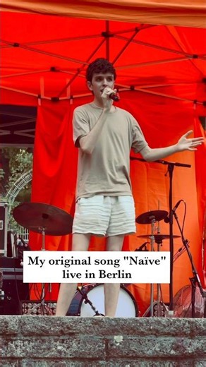 „Naïve“ in Berlin at 37 degrees
