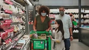 Amazon Fresh TV Spot, 'Just Walk Out Shopping'