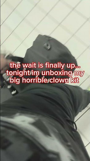 big horrible clown kit here i come #darkweb