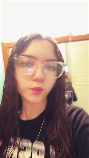 It’s.lizzystimee!! (@timeforlizzysmovee)’s videos with original sound - Emotionallove2x