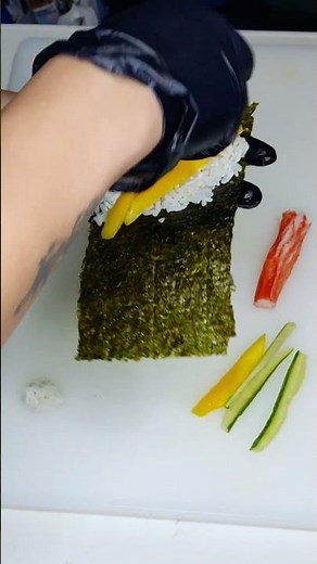 easy way to make temaki (hand roll sushi) #temaki #sushi #sushilovers