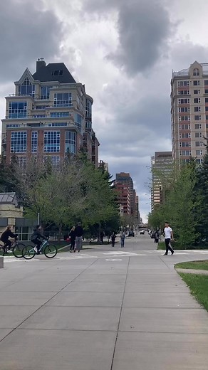 Calgary, Alberta began as an Indigenous gathering place and became Fort Calgary in 1875. It grew quickly with the arrival of the railway in 1883 and became a city in 1894. The discovery of oil turned it into Canada’s energy hub. Today, it’s known for the Calgary Stampede, the 1988 Winter Olympics, and its gateway to the Rockies. #Calgary #YYCliving #CalgaryLife #YYCnow | Rolling Happiness