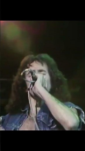 AC/DC. PROBLEM CHILD FRAGMENT. LONDON 1977