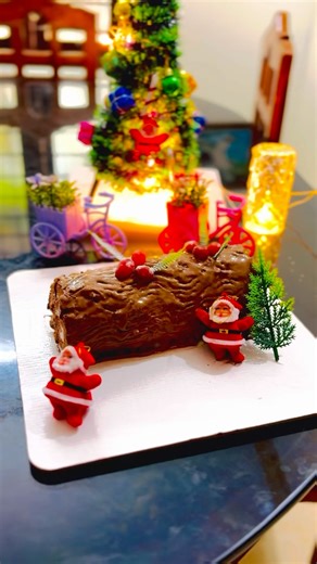 Yule log cake 🪵🍰#shortvideos #chocolete Yule log #easy recipe