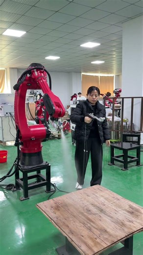 This is a painting robot that doesn't require programming#paintingrobot #industrialrobot #roboticarm