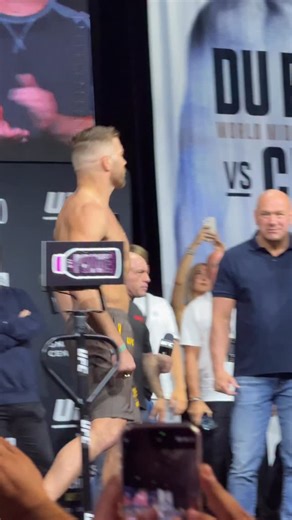 132K views · 25K reactions | 勞 C’ÉTAIT TRÈS TENDU ENTRE DU PLESSIS ET CHIMAEV À J-1 DE LEUR GUERRE POUR LA CEINTURE DES -84KG !!  C’est dans la nuit de samedi à dimanche à partir de 2h du matin sur RMC Sport 1 ! | RMC Sport Combat | Facebook