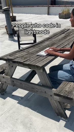 #lightmode users be like