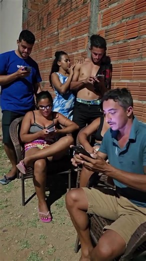 Como evitar traição dos amigos em casa: dicas engraçadas