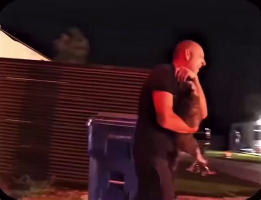 House on fire, man lost everything… but when firefighters brought out his cat, his reaction melted hearts ❤️This is what pure love looks like.
