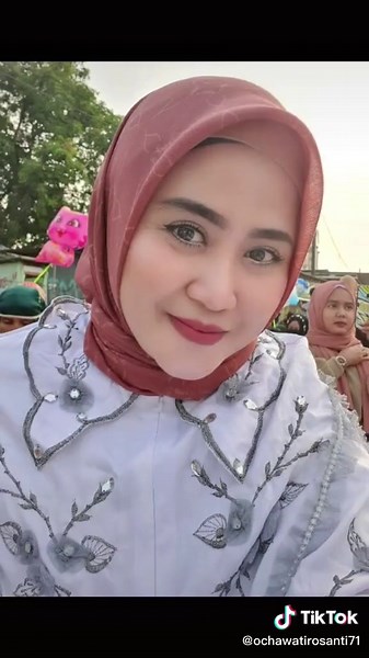 Fashionable Outfits in Vibrant Settings