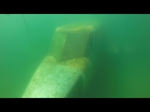 Diving at Mr. Beasts $1 Yacht in Fantasy Lake!