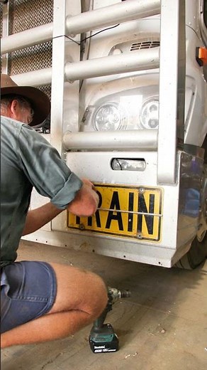 X85 DIN Mount UHF CB Radio | Uniden® Australia