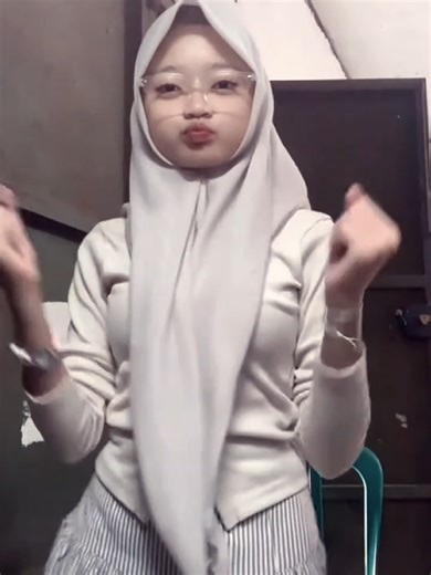 Trendy Floral Hijab Styles for Everyday Fashion