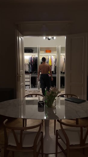 Emilio Sakraya (@emilio.sakraya)’s videos with Pink White - Frank Ocean