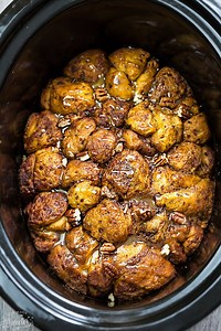 625K views · 933 reactions | PUMPKIN MONKEY BREAD made entirely in the crock-pot! So easy to make-ahead for breakfast, brunch or dessert and no need to turn on the oven! FULL RECIPE:https://lifemadesweeter.com/pumpkin-monkey-bread/ | Life Made Sweeter | Facebook