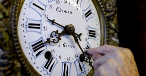 As daylight saving time ends, debate over the tradition continues