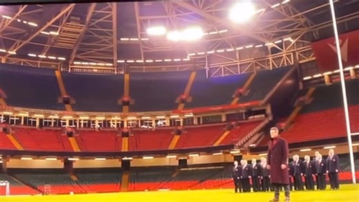 Happy 45th Birthday to the fabulous Welsh actor and singer, Luke Evans! It was a pleasure recording Calon Lân and many other songs for his album last year. Here’s a video of Calon Lân from Cardiff’s Principality Stadium. Penblwydd Hapus, Luke! 🎂🎉🎶 | Treorchy Male Choir