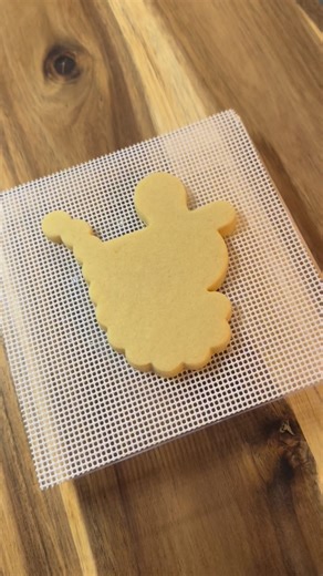 🟠👶🏼 Pacifier 👶🏼🟠 The tiny pumpkin beads on this cookie are one of my favorite parts of this whole set! 🥹🧡 What do you call these? At my house it is a “paci”, but I have heard them called 100 different names! Ready to order custom cookies? Fill out the form below! https://forms.gle/H1eGGGDC24B3dtPHA Are you a fellow baker? This cutter and many more are available on my Etsy shop! jamboreehomebakery.etsy.com . . . #sugarcookies #customcookies #decoratedcookies #royalicing #royalicingcookies