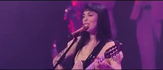 Mon Laferte - Que Sí (En Vivo) on Make a GIF