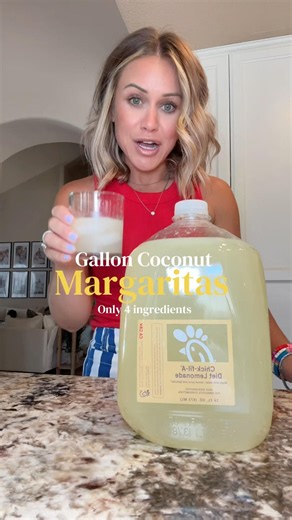 Easy Batch Coconut Margaritas 🥥🍋‍🟩 Perfect Summer Party Drink!