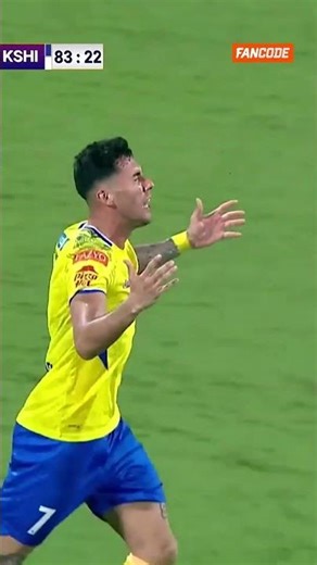 പുലി പതുങ്ങുന്നത് ഒളിക്കാനല്ല, കുതിക്കാനാണ് 😤 #Shorts #ISL12 #Football #India #Explore