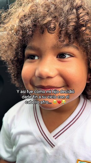 Mi hijo cortó su cabello afro: cerrando ciclos y emociones