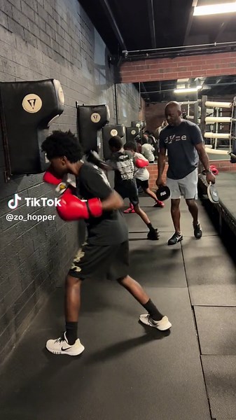 Inhale/Exhale… breathing techniques are essential to maximizing your stamina in the fight. 🥊 #dymeboxingjr #btyboxing #fitnesstips