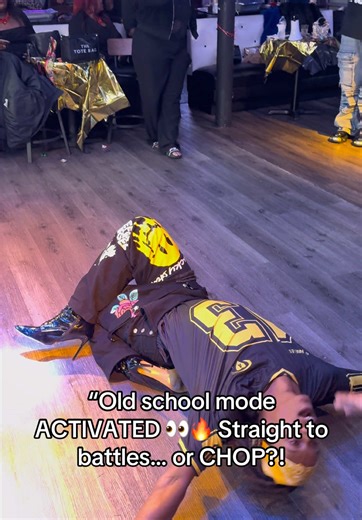 Another new performance Butch Queen stepped out at the Gulf Coast People’s Choice Awards Ball in Dallas trying to secure his 10’s and head straight into the battles. Bringing an old-school 90’s/2000’s look to match his old-school mode, he kept it quick and intentional. He started with a little hands, hit a fast catwalk down the floor, dropped into a duck walk, and finished clean with a spin into a dip. No extras, no dragging — just straight to the point, trying to show he was battle-ready. But t