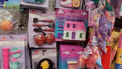 Why everyone's buying Dollar Store doll houses for Christmas!