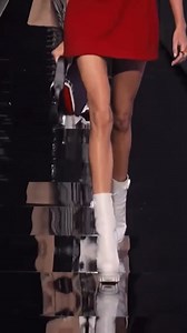 Stella Maxwell for Versace FW20 #stellamaxwell #versace #donatellaversace #fashion #fashiongram #fashionmodel #model #modelling #modellife #blondmodel #tallgirls #fashionshow #catwalk #runway | Style Revolver