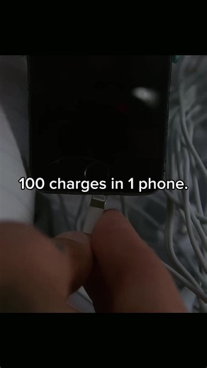 100 charges in 1 phone. #tiktokgrowthchallenge | 100 phone chargers in 1 phone
